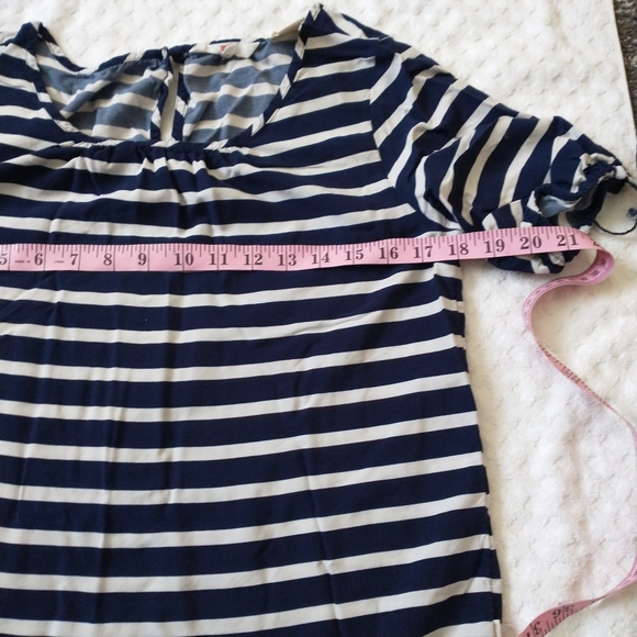 Levi's     B - Picture 7 of 9